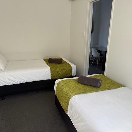 Ambassador Motor Inn Тауранга Экстерьер фото