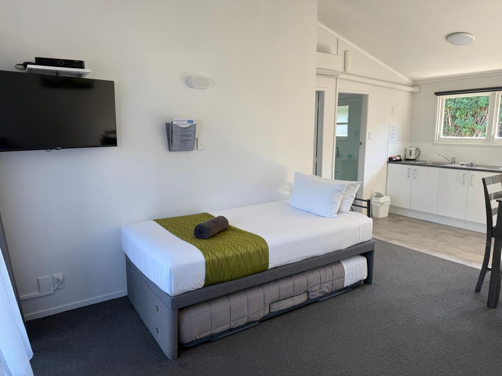 Ambassador Motor Inn Тауранга Экстерьер фото
